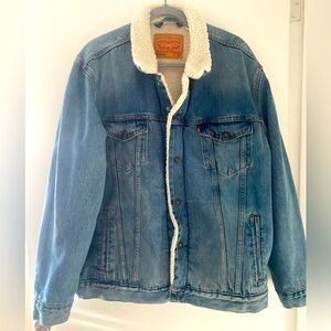 Levi’s Authentic Sherpa Lined Jean Jacket Men’s/Women’s size XL Denim Trucker